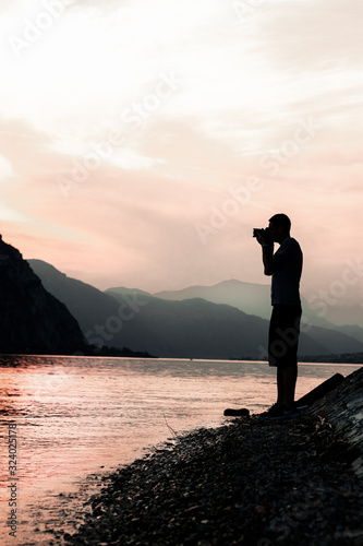 fotografo sul lago