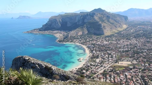 Panorama sul golfo di Mondello a Palermo in Sicilia photo