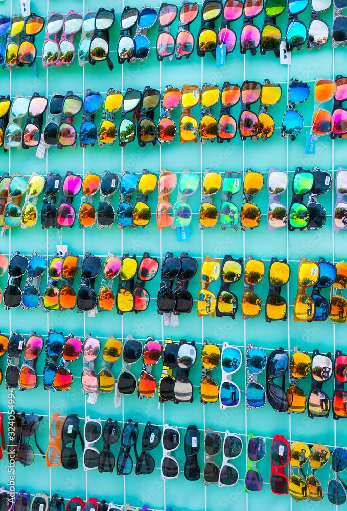 Obraz premium Glasses street stall, San Blas Town, Matanchen Bay, Pacific Ocean, Riviera Nayarit, Nayarit State, Mexico, Central America, America