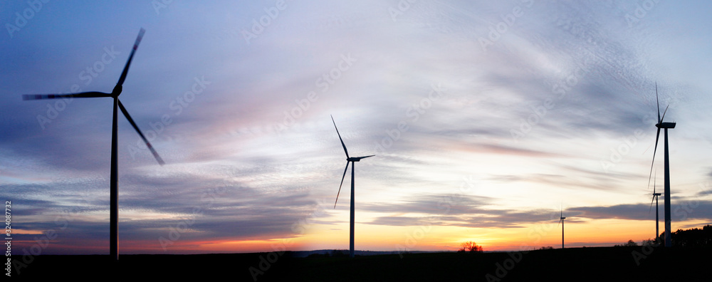 elektrownia wiatrowa, farma wiatrowa o zachodzie słońca - obrazy, fototapety, plakaty 