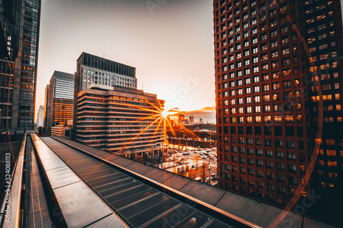 Foto Marunouchi Skyscrapers in evening: Marunouchi building, Shin Marunouchi building