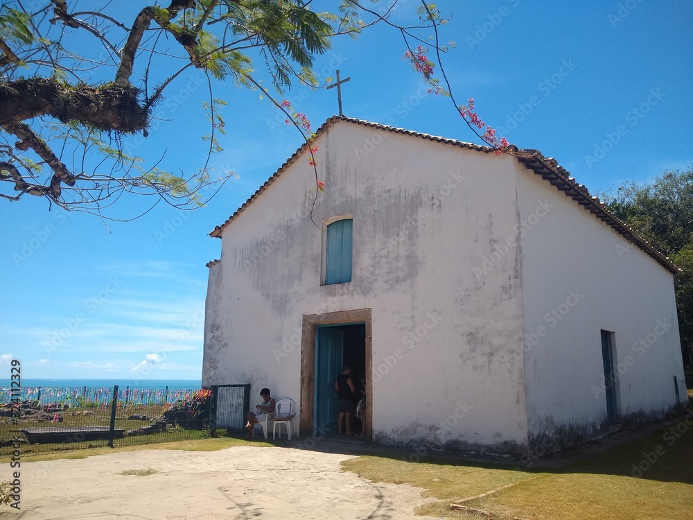 Pueblos soleados rodeados de flores y naturaleza Pueblos soleados rodeados de flores y naturaleza