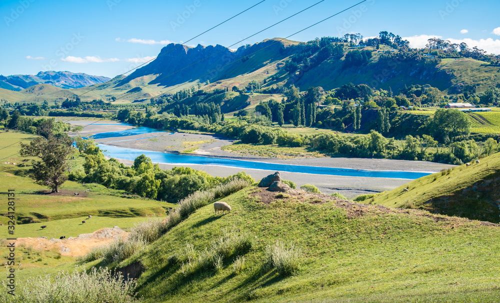 beautiful-landscape-of-te-mata-peak-and-tukituki-river-in-hawke-s-bay