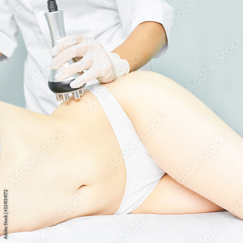 Obraz na plátně Perfect body radio treatment