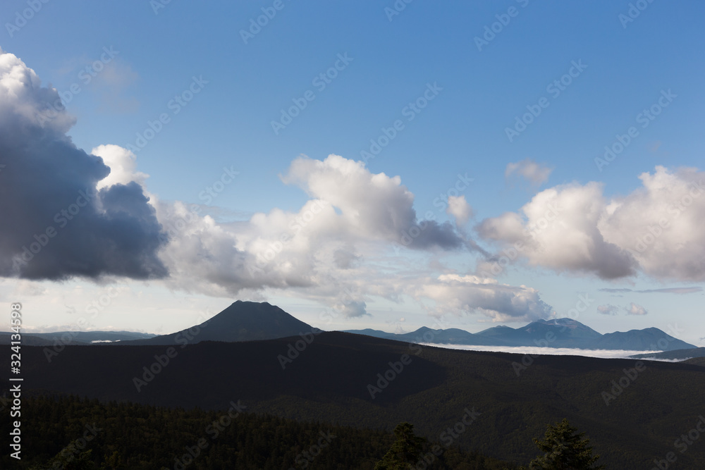 日本・北海道東部、津別峠から見た8月の阿寒摩周国立公園