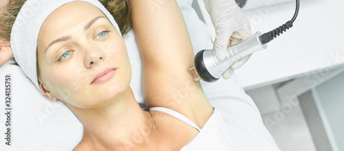 Obraz na plátně Perfect body radio treatment