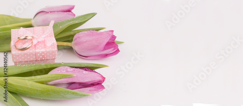 Fototapeta Naklejka Na Ścianę i Meble -  pink tulips on wooden background