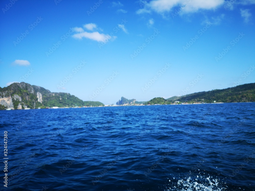 Fototapeta premium urtümliche Landschaft in Krabi Thailand