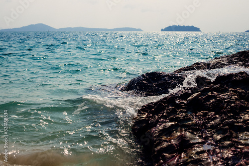 Fototapeta Naklejka Na Ścianę i Meble -  sea with wave and stones