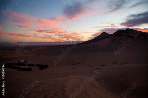 Amanecer en el desierto del Sahara © thewildfocus