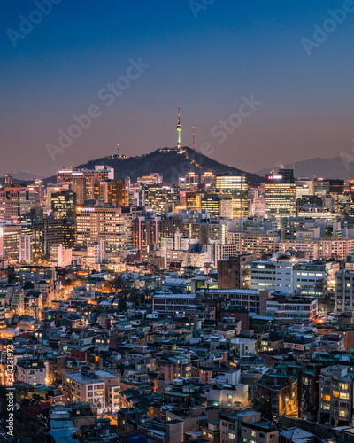 인왕산에서 바라본 서울 도심 낮 풍경과 밤 (야경) 뷰 Seoul Day and Night Skyline from Inwangsan Mountain © SungWon