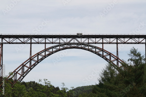 Old railway bridge over a river © Lato-Pictures