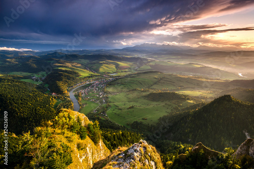 Fototapeta Naklejka Na Ścianę i Meble -  Trzy Korony