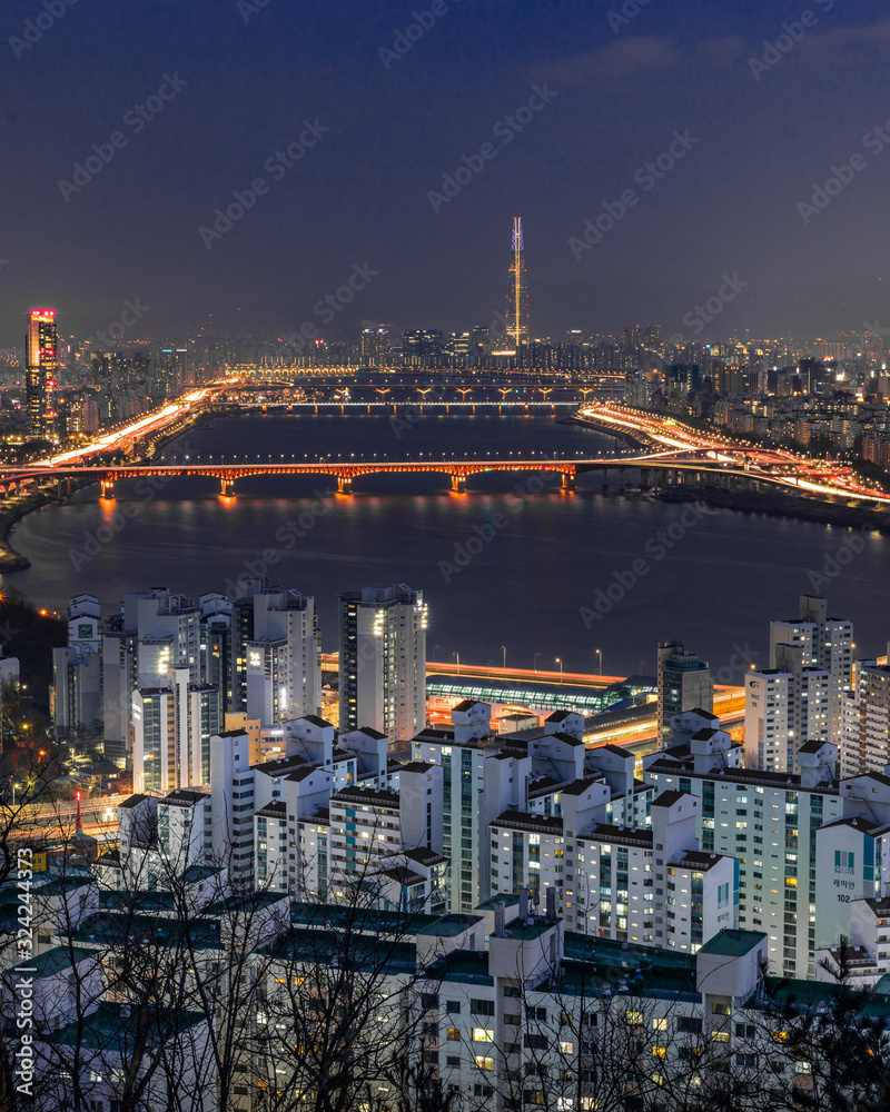 서울 매봉산에서 바라본 낮 도시 풍경과 밤 야경 Stock Photo | Adobe Stock