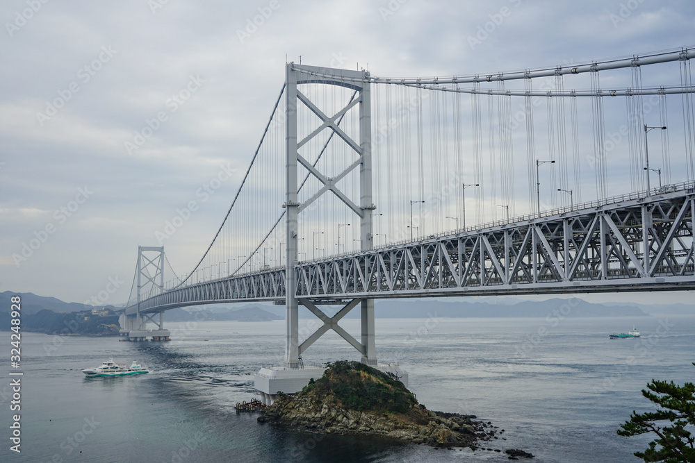 Φωτογραφία 徳島県　渦潮で有名な鳴門海峡に架かる大鳴門橋