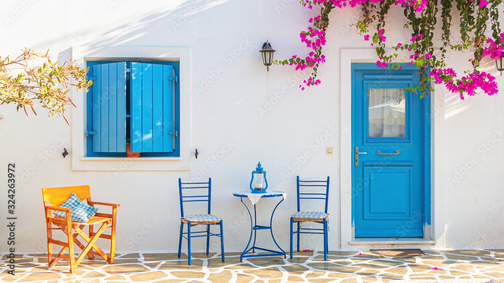 Fototapeta premium Frente de casa griega en la isla de Antiparos