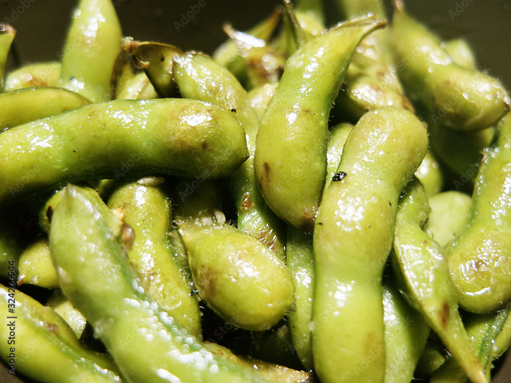 A good Japanese snack-boiled beans