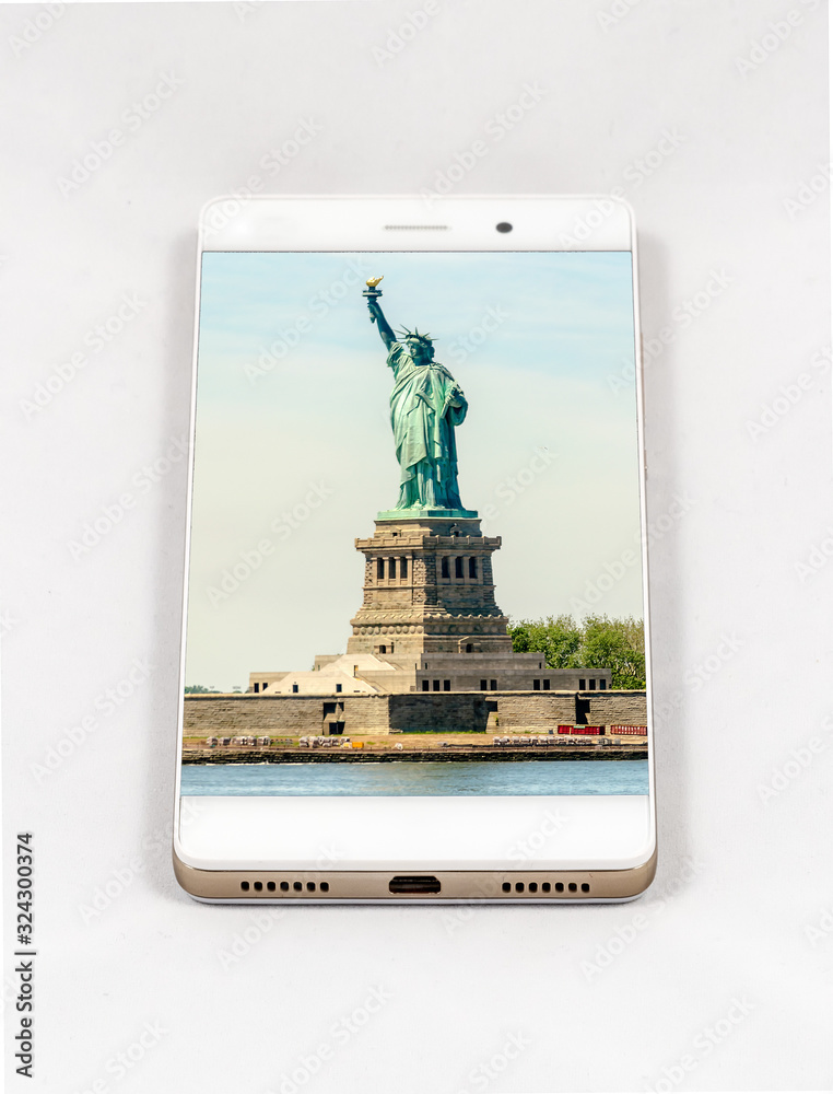 Φωτογραφία Smartphone displaying picture of Statue of Liberty, New York, USA