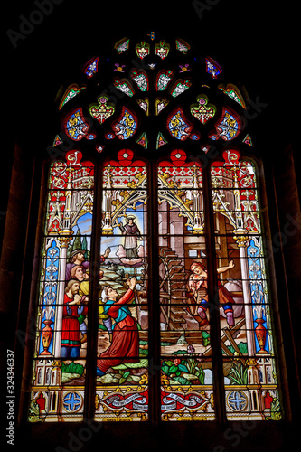 Vitrail    glise Notre-Dame de Plouaret  C  tes-d Armor  Bretagne  France