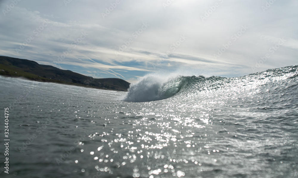 Naklejka premium Breaking Wave
