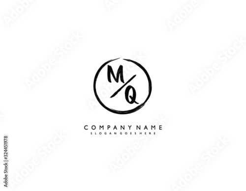 letter MQ QM minimalist feminine handwriting logo. vector design of wedding invitation badges, fashion, beauty, photo