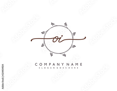 letter OI IO minimalist feminine handwriting logo. vector design of wedding invitation badges, fashion, beauty,