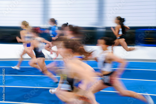 sport athlétisme course coureur feminin femme flou compétition piste stade jo olympique