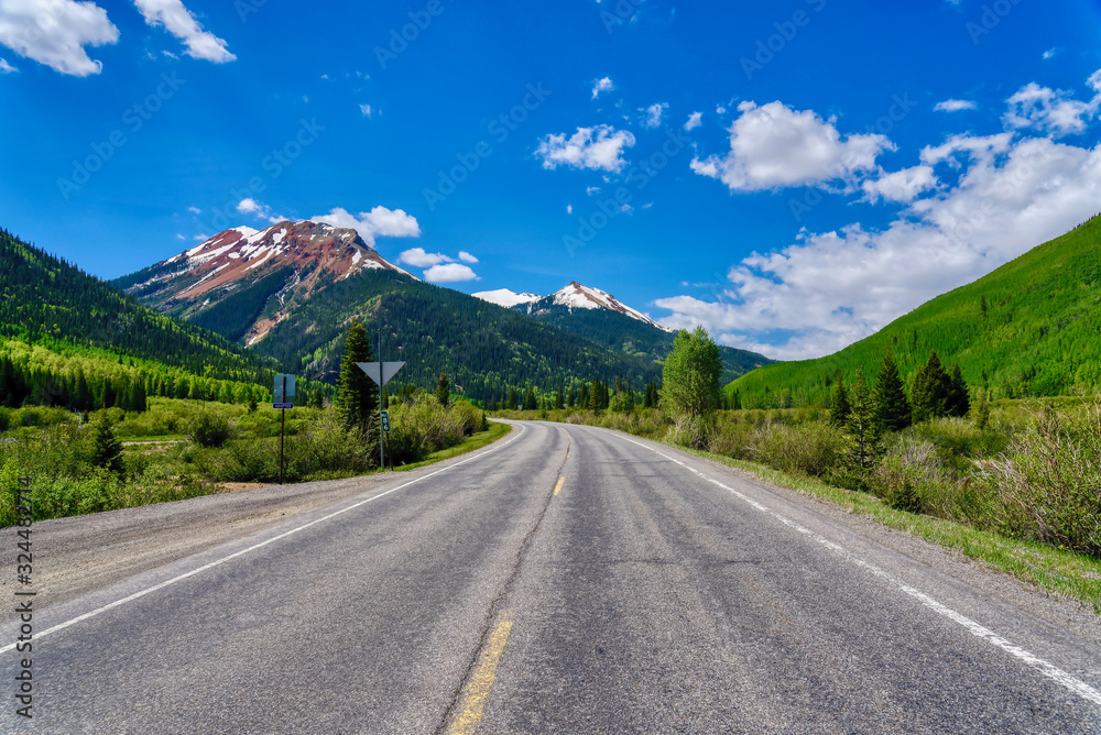 Fototapeta premium Red Mountain Pass along the San Juan Skyway
