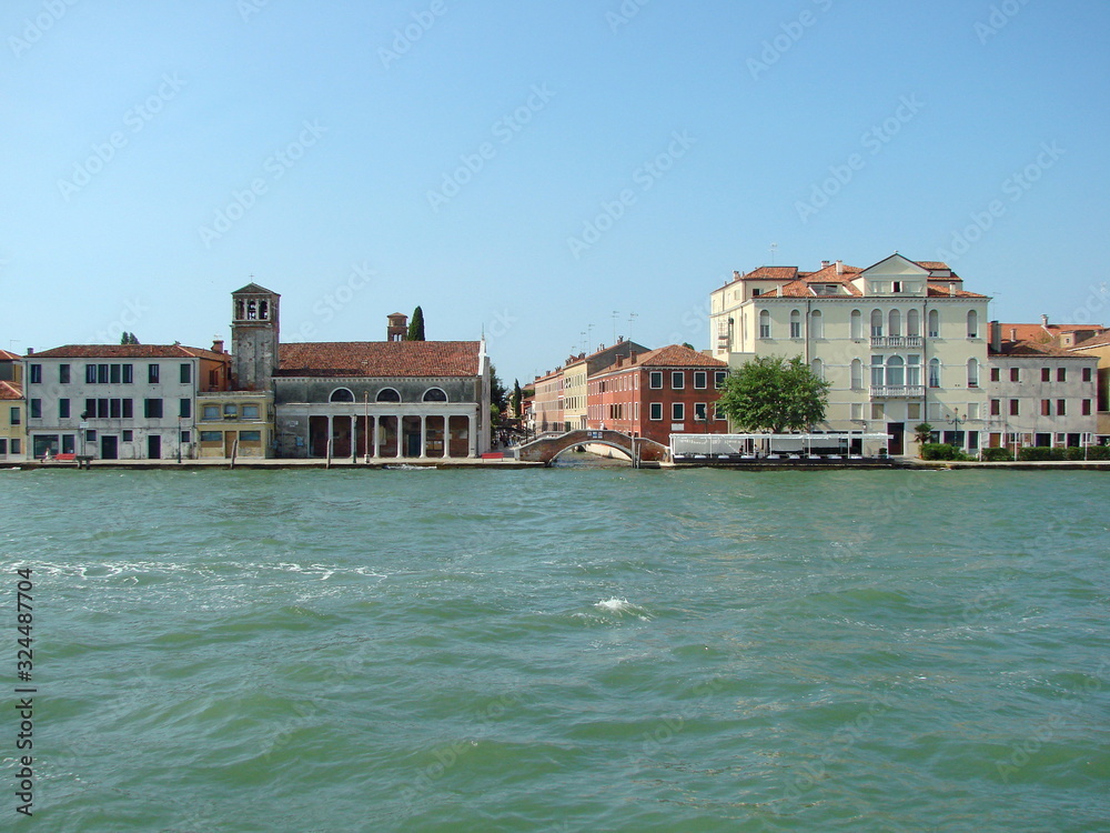 The view from the boat to the ancient buildings of the Venetian streets is amazingly preserved to this day.