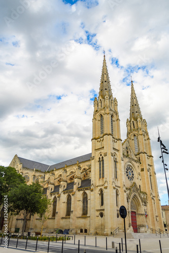 ニーム サン・ボーディール教会