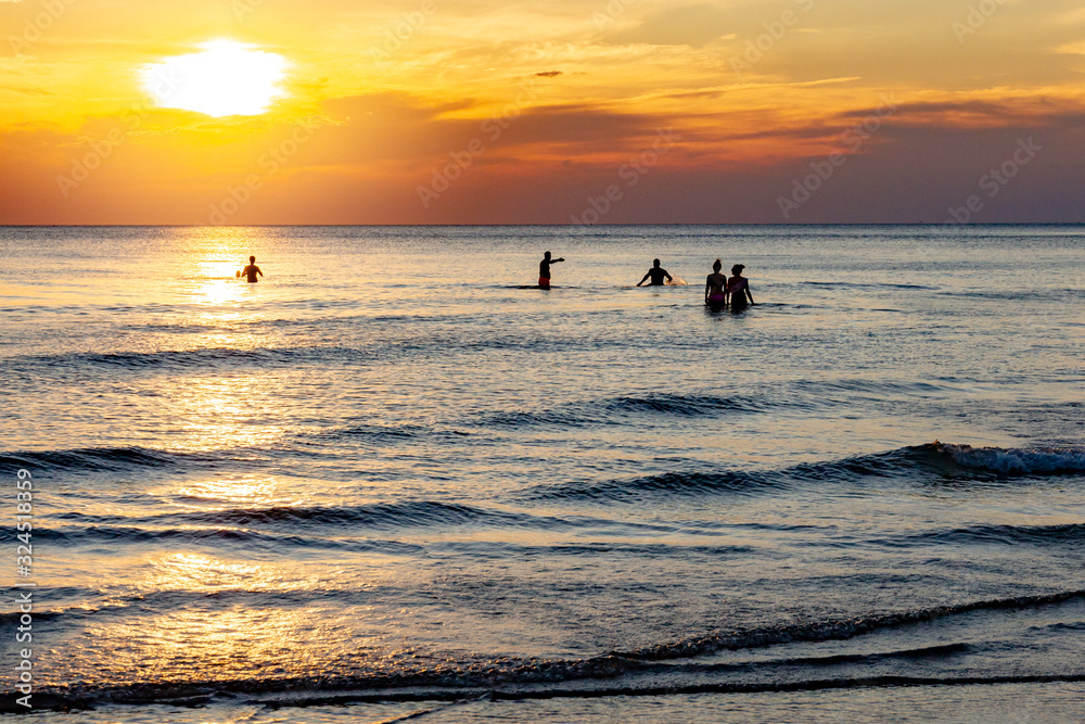Fototapeta premium Sunset at White sand beach, Koh Chang, Thailand