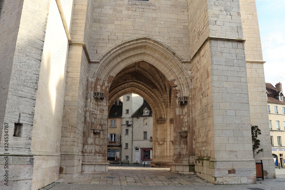 Collégiale Notre Dame de Dole - Construite en 1509 - ville de Dole - Département du Jura - France - Vue de l'extérieur