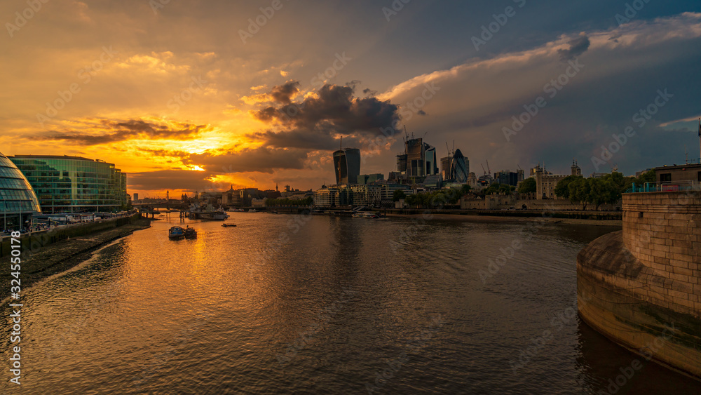 Panoramic view of the Shard and the Financial District from the Tower Bridge at sunset, London, England, GB