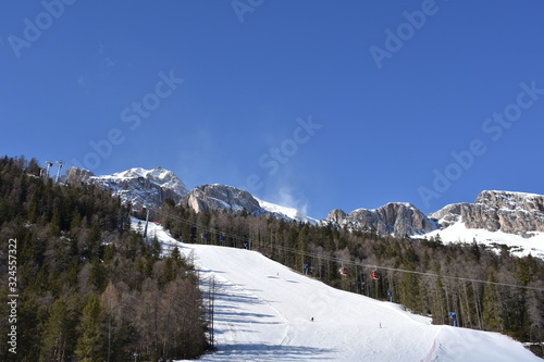 Cortina d’Ampezzo, Hayden, Dolomiten, Alpen, Tofana,  Olympia, 2026, Winterolympiade, Belluno, Venetien, Wintersportort, Sport, Stadt, Bergsportzentrum, Ski, Ski-WM, Winter, Jahreszeit, Schnee, versch photo