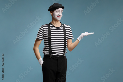 Konstfotografi Mime showing with hand