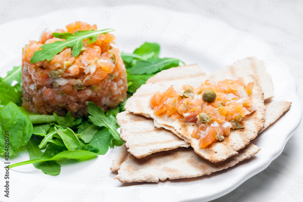 salmon tartare with arabic bread salmon tartare with arabic bread