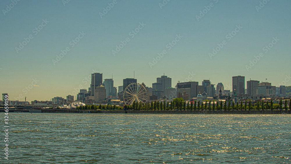 Obraz premium montreal city skyline at sunset