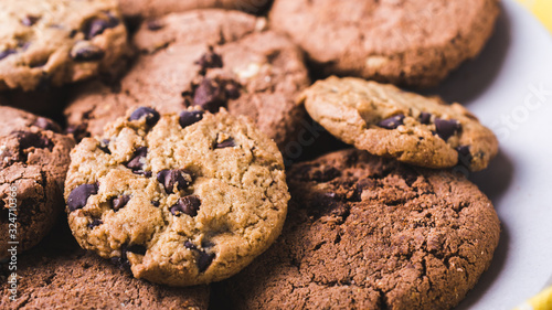 Obraz na plátně Homemade sweet chocolate chip cookies