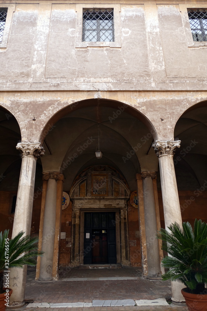 basilica dei santi quattro coronati,roma,italia StockFoto Adobe Stock