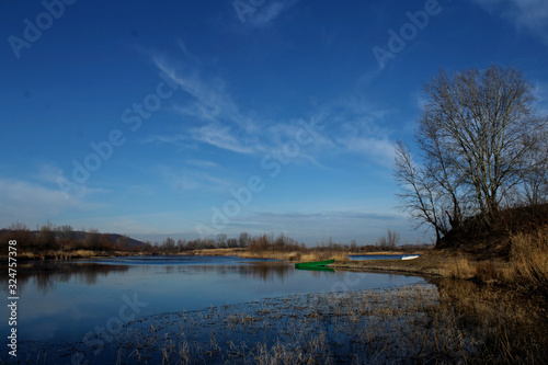cold morning on the lake © Suzana