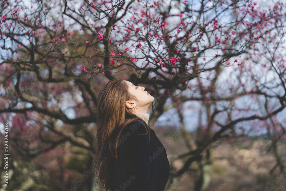 公園の女性 公園の女性