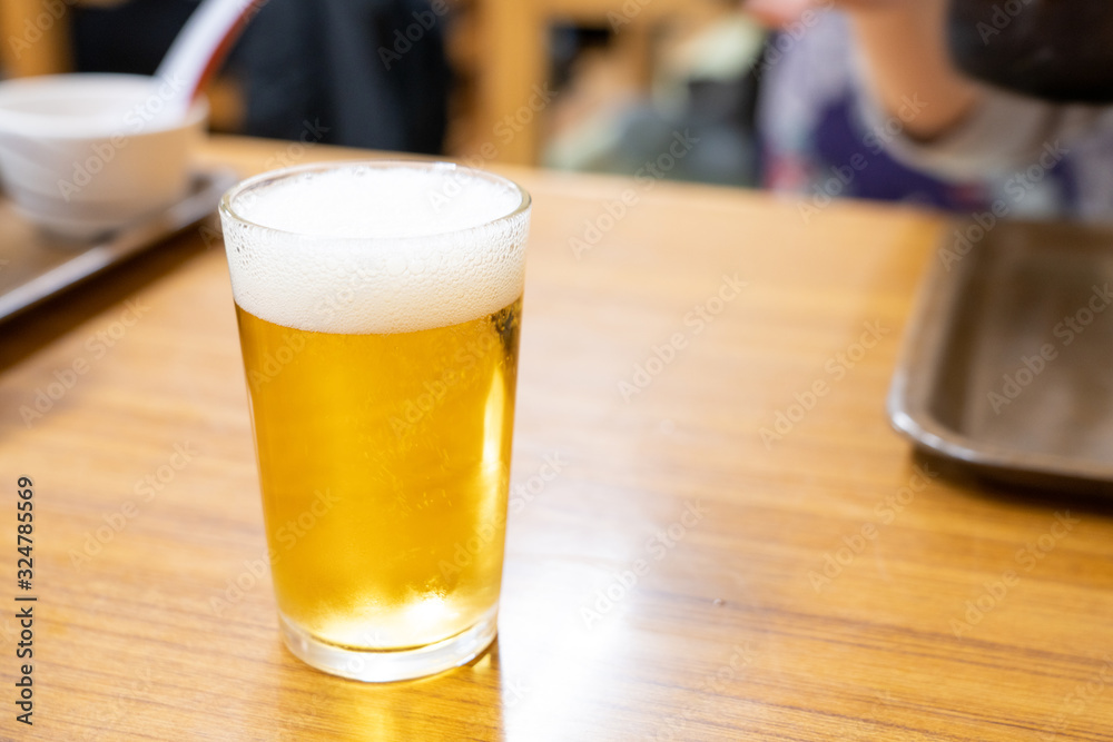 コップのビール コップのビール