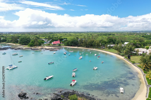 Die Kirche von Cap Malheureux auf Mauritius aus der Luft photo