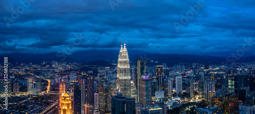 Canvas Print city skyline in kuala lumpur
