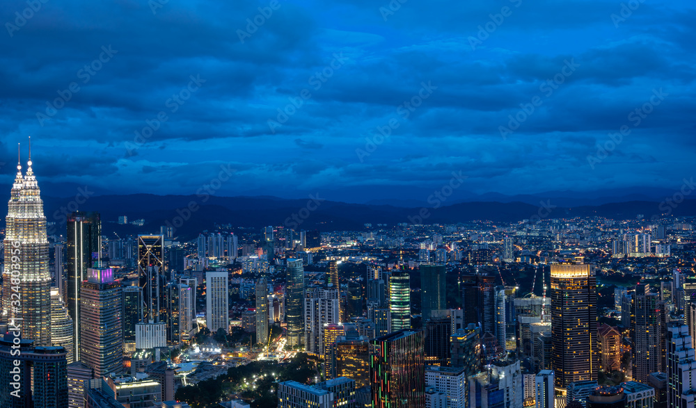 Obraz premium city skyline in kuala lumpur