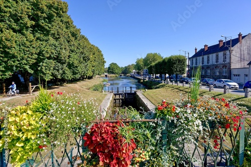 Le Blavet, Canal de Nantes à Brest, Pontivy. Morbihan, Bretagne, France photo