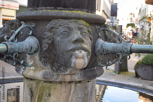 Denkmal Mayener dicke Frauen, Belagerungsdenkmal photo