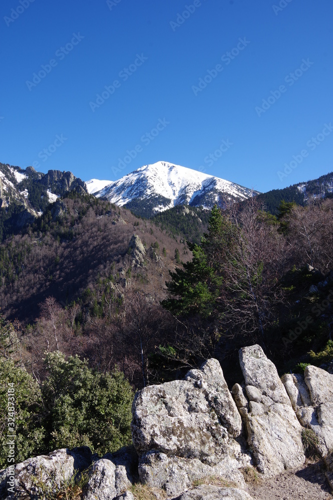 Fototapeta premium montagne en neige