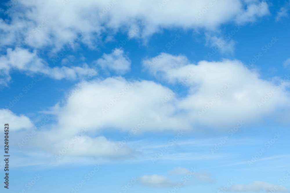 Obraz premium Picturesque view of beautiful blue sky with fluffy white clouds