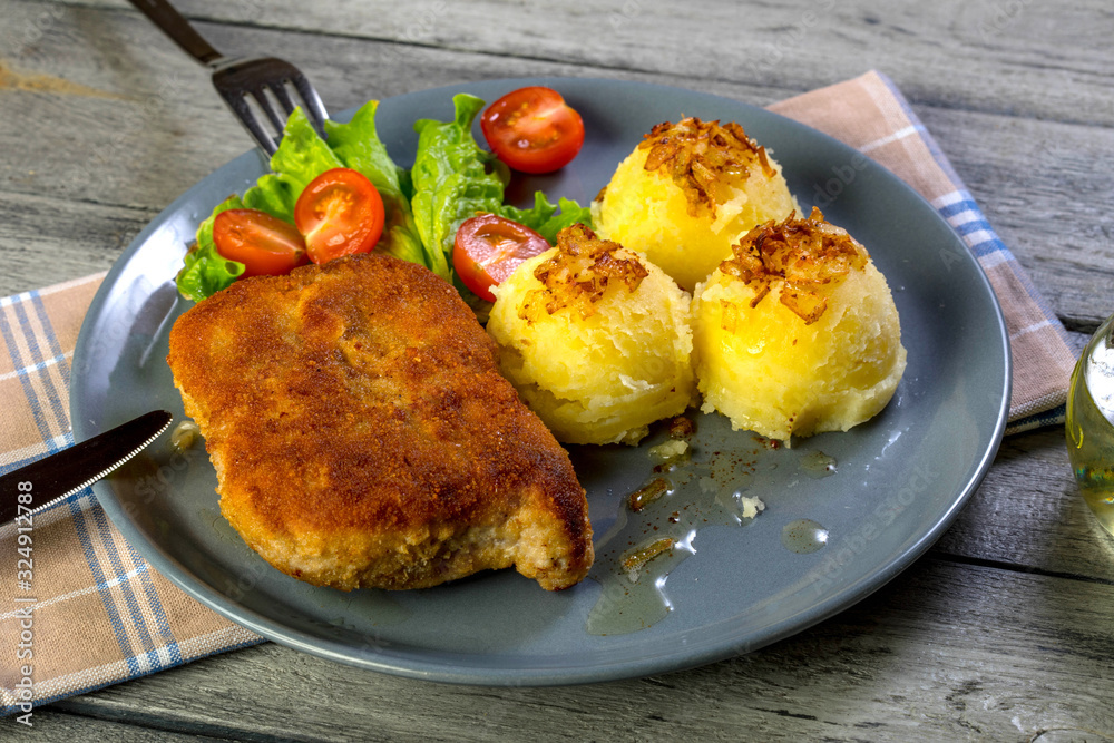 Cutlet cordon bleu.